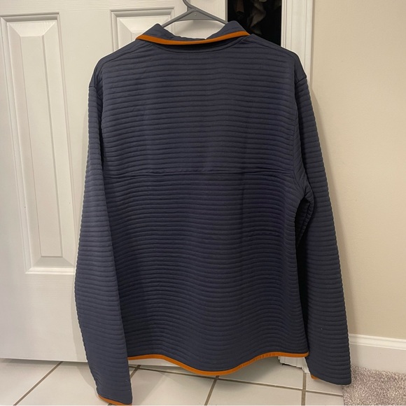 L.L. Bean men’s pullover - Picture 2 of 5